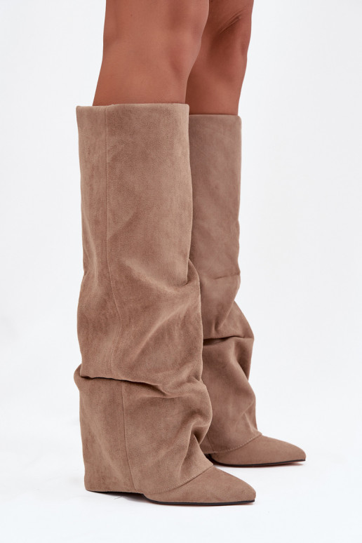 Dames lange laarzen gevoerd met inzetstukken en hakken van faux suede zand Elivira