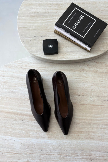 Schoenen met puntige neus en vierkante hakken van faux leather in donkerbruin kleur Lavisa 2