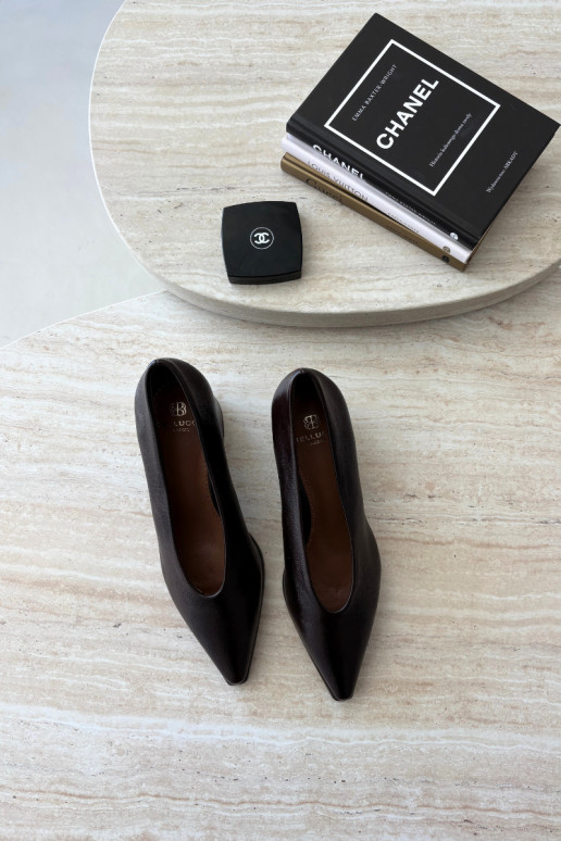 Schoenen met puntige neus en vierkante hakken van faux leather in donkerbruin kleur Lavisa