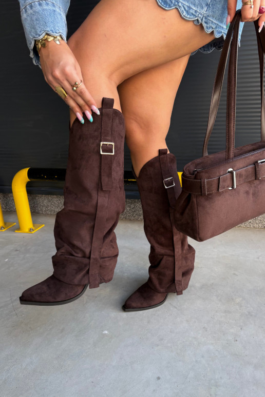 Dames laarzen tot boven de knie met hakken, rimpels en gespen in chocolade kleur Caster