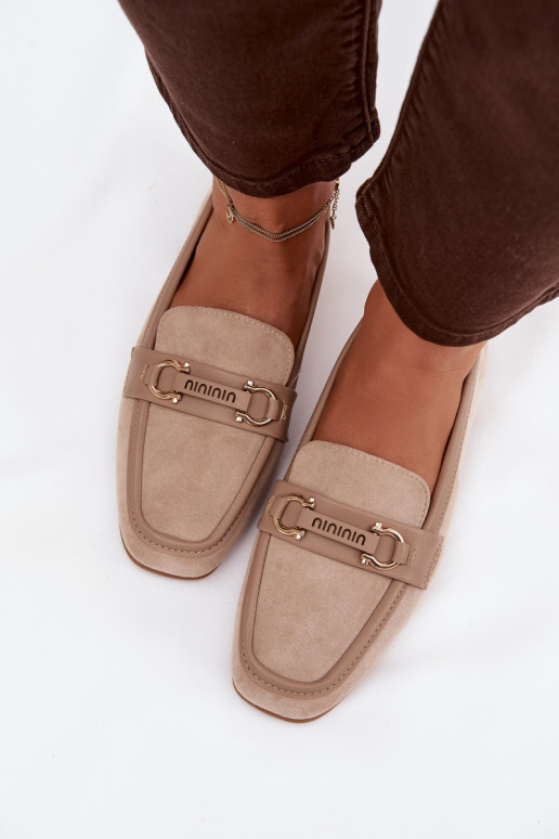 Zandkleurige mocassins met decoratieve elementen Evelora