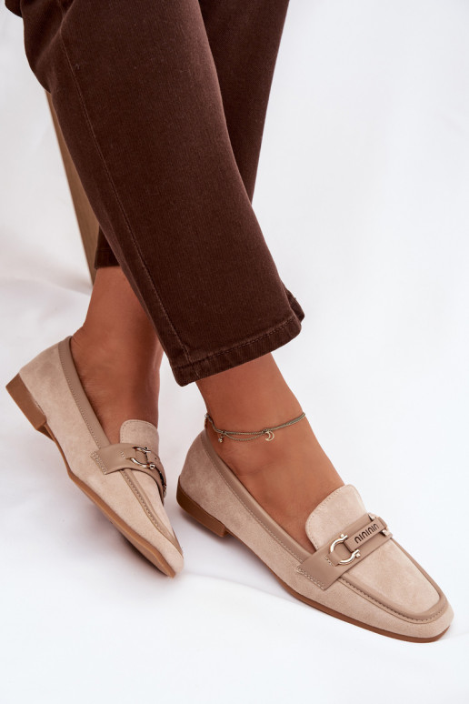 Zandkleurige mocassins met decoratieve elementen Evelora