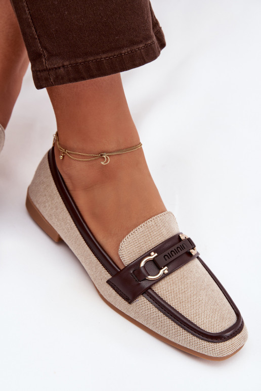 Bruine en zandkleurige mocassins met decoratieve elementen Evelora