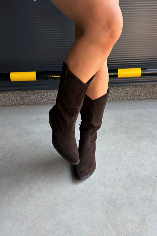 Lange cowboylaarzen van natuurlijk suede met isolatie en hakken in chocolade kleur Radley