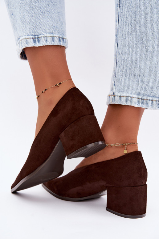 Schoenen met puntige neus en vierkante hakken in chocolade kleur Lavisa