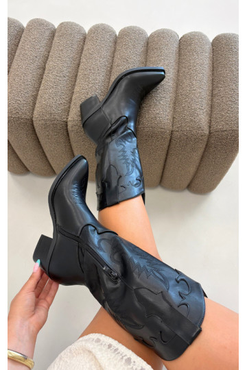 Kniehoge cowboylaarzen met hakken in zwarte faux leather Jarissa 2