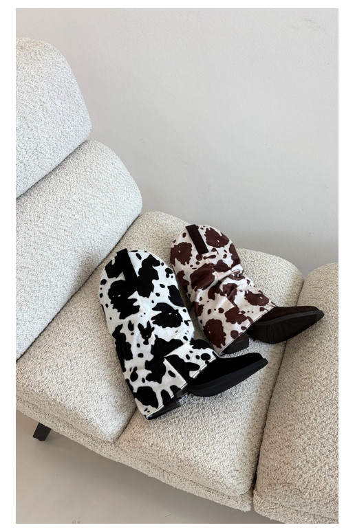 Cowboy-stijl enkellaarsjes met een gebogen schacht en hakken in zwart Havie
