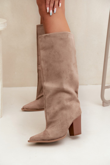 Dames kniehoge instaplaarzen met hakken in faux suede zandkleur Carmina 2