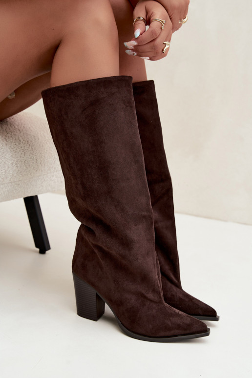 Dames kniehoge instaplaarzen met hakken in faux suede chocoladekleur Carmina
