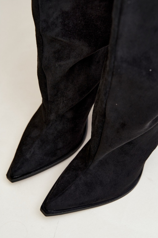 Dames kniehoge instaplaarzen met hakken in faux suede zwarte kleur Carmina