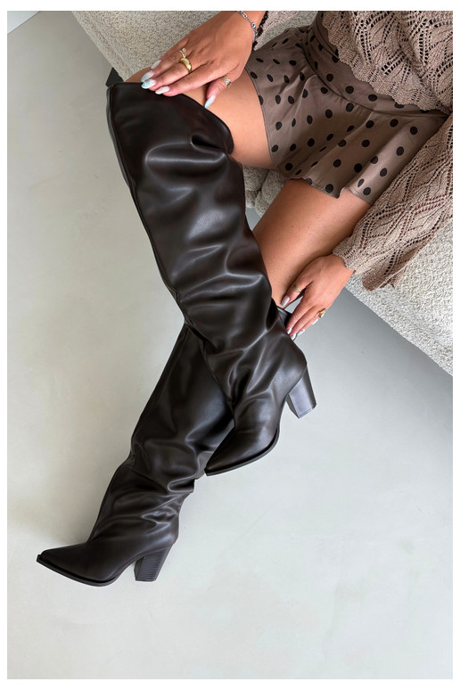 Dames lange laarzen met hak in instapmodel van chocolade faux leather Anica