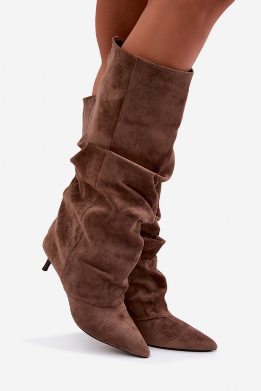 Khaki gekreukte kniehoge laarzen met kitten heel van suede LoĮen