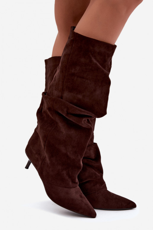 Chocolade gekreukte kniehoge laarzen met kitten heel van suede LoĮen