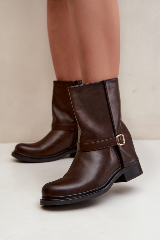 Geïsoleerde dames enkellaarsjes met gespen in chocolade kleur Corley