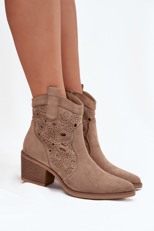 Sandkleurige cowboy-stijl enkellaarsjes voor dames met uitsnijdingen Nolvina