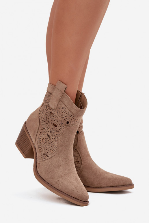 Sandkleurige cowboy-stijl enkellaarsjes voor dames met uitsnijdingen Nolvina