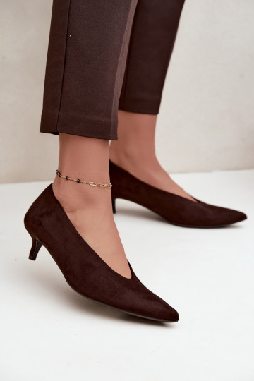 Chocoladekleurige suède schoenen met Kitten Heel Nuretta