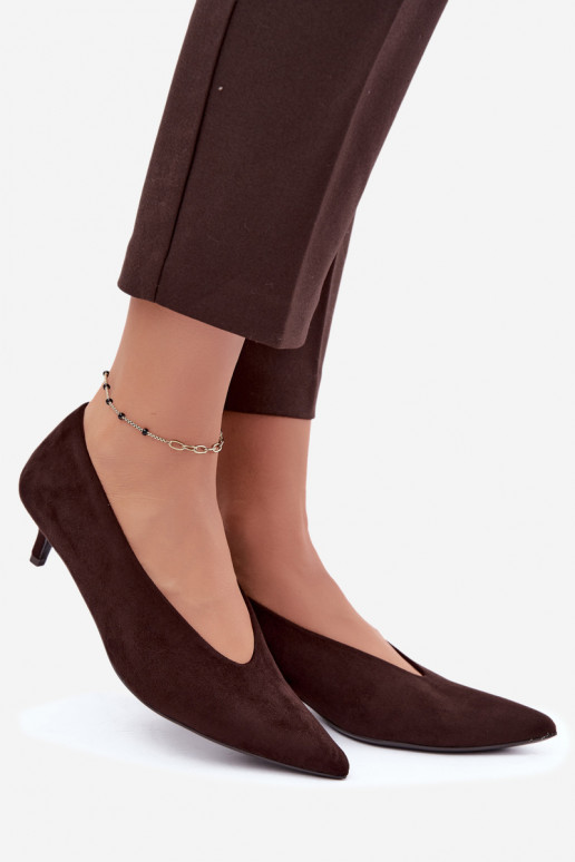 Chocoladekleurige suède schoenen met Kitten Heel Nuretta