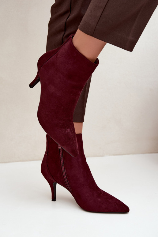 Bordeaux faux suede enkellaarsjes met spitse hakken Niretta