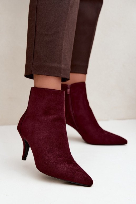 Bordeaux faux suede enkellaarsjes met spitse hakken Niretta