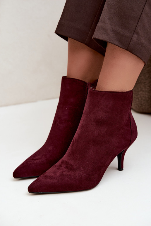 Bordeaux faux suede enkellaarsjes met spitse hakken Niretta