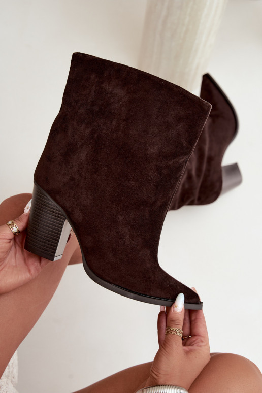 Dames enkellaarsjes met spitse neus in chocolade kleur Hileta