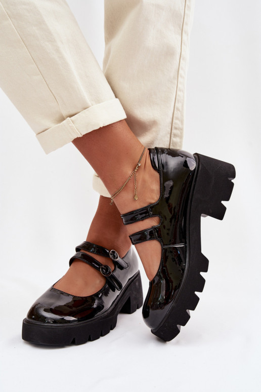 Zwarte dames schoenen met lak-effect, hakken en bandjes Kamira