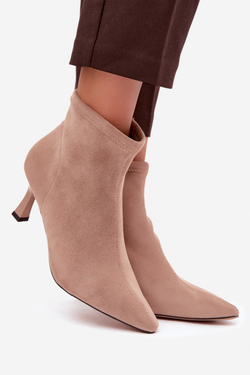 Dames enkellaarsjes op een slanke hak met stiksels in zandkleur Clancy