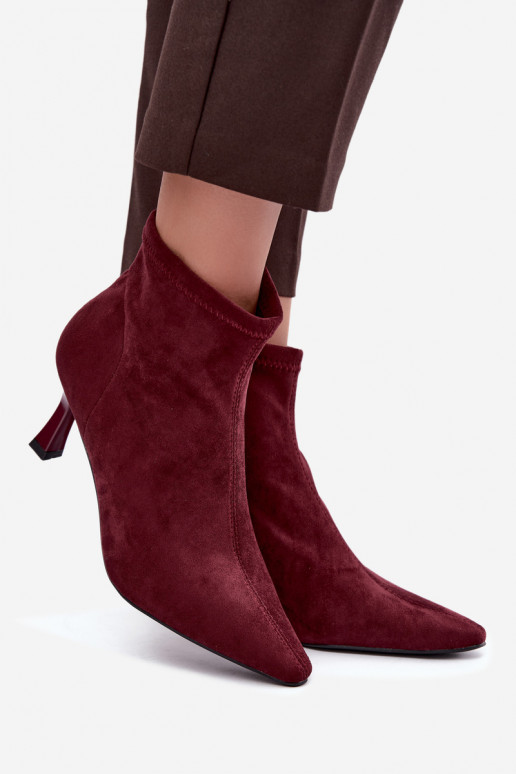 Dames enkellaarsjes op een slanke hak met stiksels in bordeauxkleur Clancy
