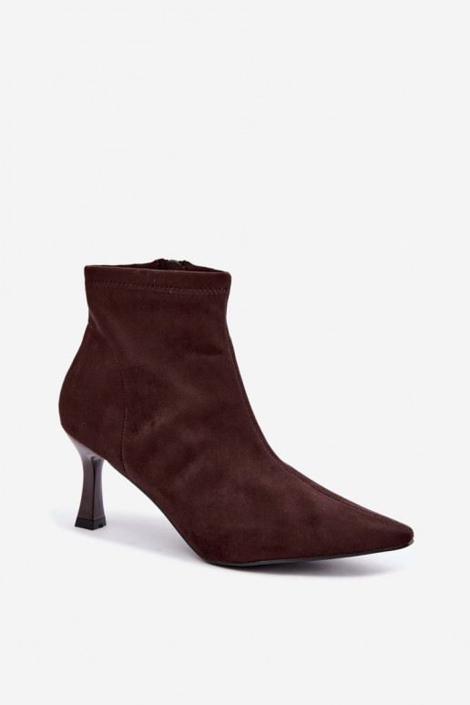 Dames enkellaarsjes op een slanke hak met stiksels in chocoladekleur Clancy