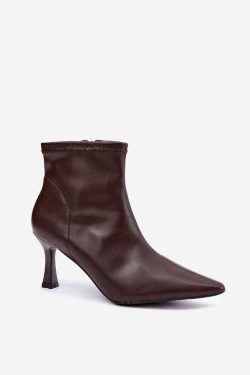 Dames enkellaarsjes op een slanke hak met stiksels van faux leer in chocoladekleur Clancy