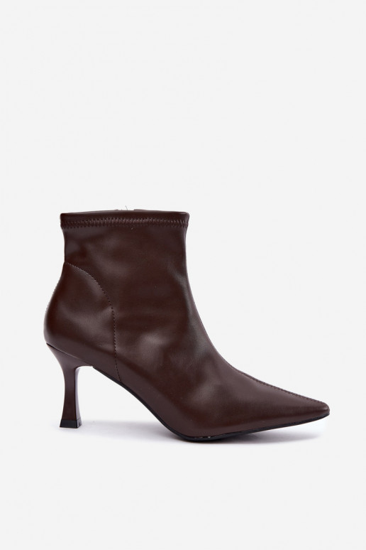 Dames enkellaarsjes op een slanke hak met stiksels van faux leer in chocoladekleur Clancy