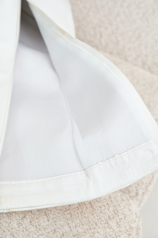 Lange laarzen met hakken en gestikte schacht met gespen in witte kleur Amrie