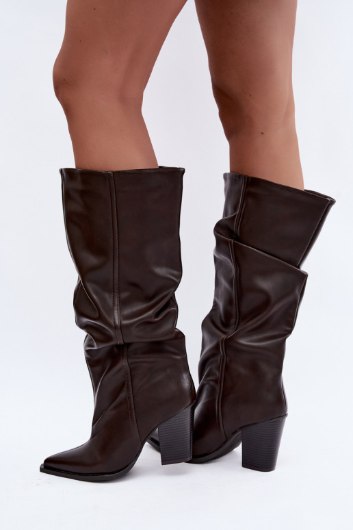 Chocolade kleurige enkellaarsjes met hakken en rimpels van faux leather Jensy
