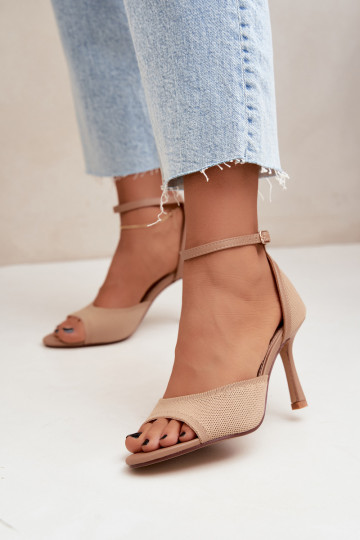 Sandalen met dunne hakken in zandkleur Galya