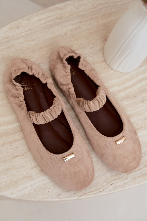 Sandalen met decoratieve details in zandkleur Brinelle
