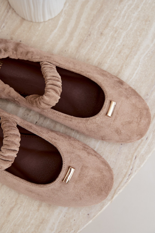 Sandalen met decoratieve details in zandkleur Brinelle