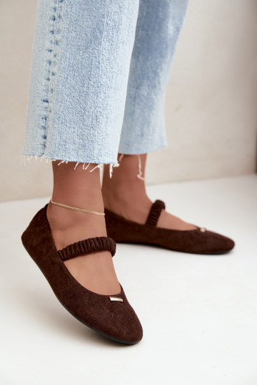 Chocolade sandalen met decoratieve details Brinelle 2