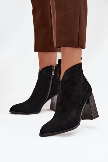 Faux suede enkellaarsjes met isolatie in zwart Zivella 2