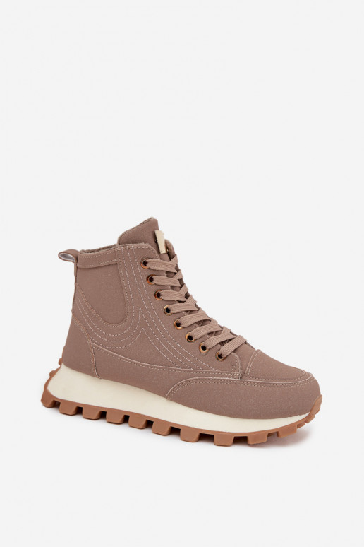 Geïsoleerde dames schoenen op platform Tai turirivira beige