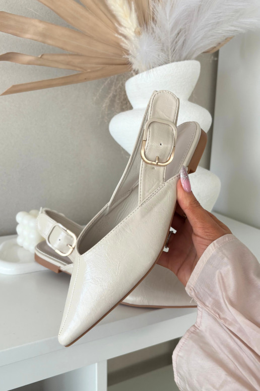 Zandkleurige gepatineerde ballerina's met gespen Rinalle