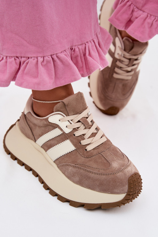 Zandkleurige sneakers van kunstsuède met platform D&A GR61-5986