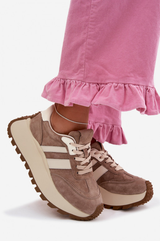 Zandkleurige sneakers van kunstsuède met platform D&A GR61-5986