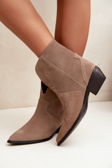 dames enkellaarsjes cowboystijl met hak van natuurlijk suede zandkleurig Norelle
