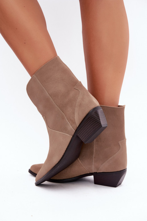 dames enkellaarsjes cowboystijl met hak van natuurlijk suede zandkleurig Norelle