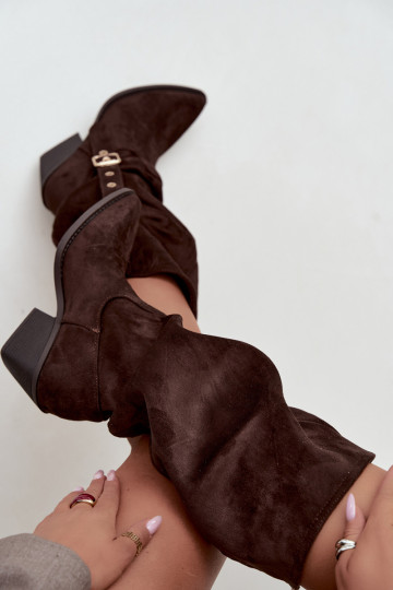 gekruiste dames lange laarzen in cowboystijl met riemen en hakken in CzekoladoĮe Adria 2