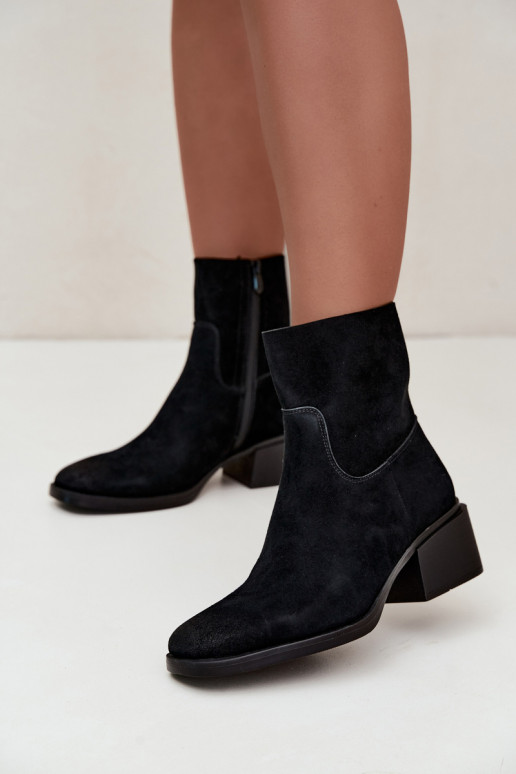 Dames enkellaarsjes van faux suede met hakken in zwarte kleur Iveris