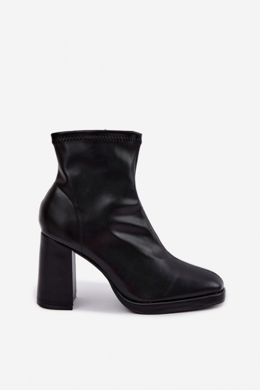 Dames enkellaarsjes van faux leather met hakken in zwarte kleur Karvella