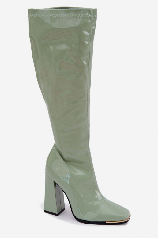 hoge laarzen met lak effect en hakken in groene kleur Mlokva