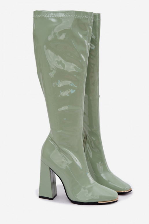 hoge laarzen met lak effect en hakken in groene kleur Mlokva